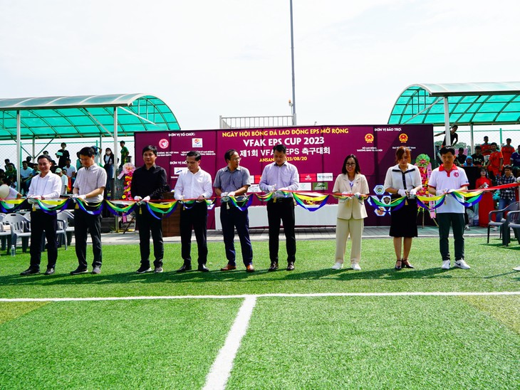 Sôi nổi ngày hội bóng đá dành cho người lao động Việt Nam tại Hàn Quốc - ảnh 1