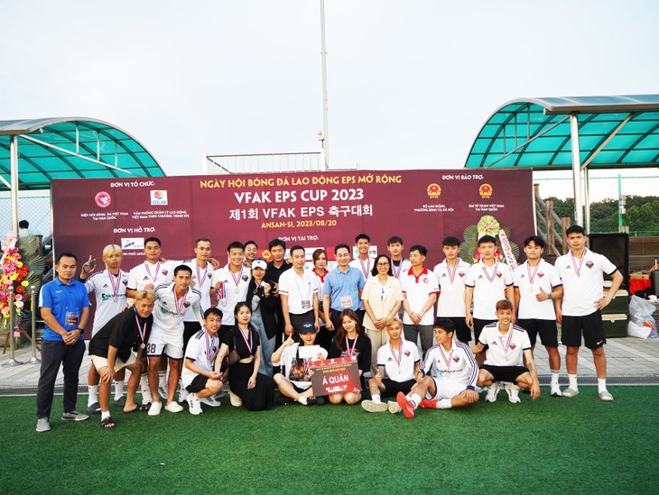 Sôi nổi ngày hội bóng đá dành cho người lao động Việt Nam tại Hàn Quốc - ảnh 4