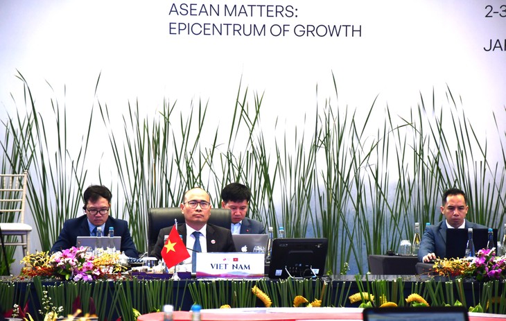 Hội đồng Kinh tế ASEAN họp hoàn tất các dự thảo văn kiện trình Hội nghị cấp cao - ảnh 1