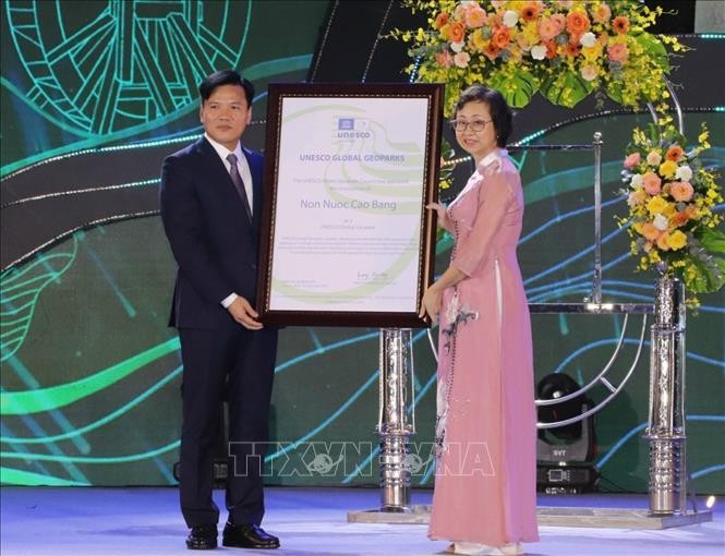 Đón Bằng Chứng nhận danh hiệu Công viên địa chất toàn cầu UNESCO non nước Cao Bằng sau kỳ tái thẩm định - ảnh 1