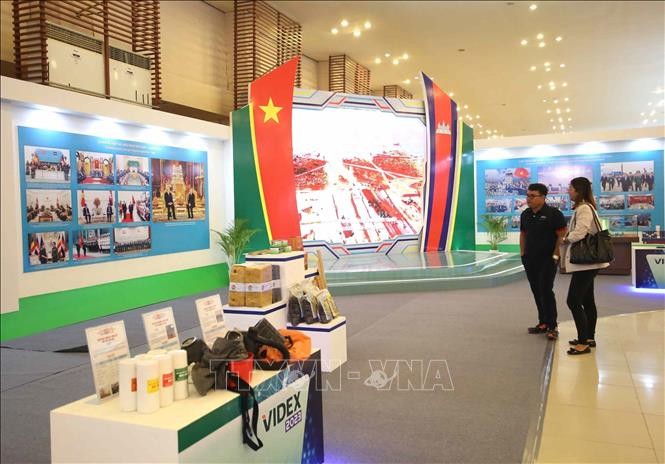 Bế mạc Hội chợ Triển lãm Kinh tế, Quốc phòng Việt Nam - Campuchia 2023 - ảnh 1