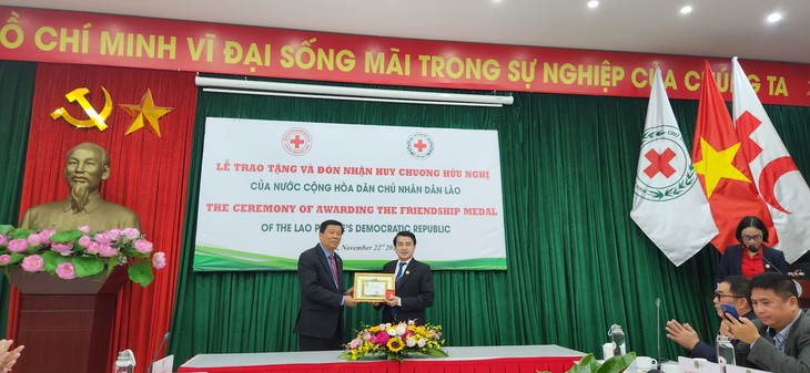 Lễ trao Huân chương hữu nghị của Chính phủ nước CHDCND Lào - ảnh 2