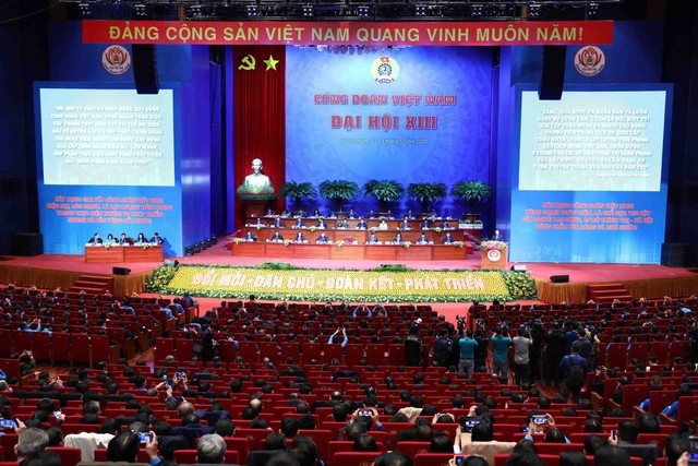 1.100 đại biểu họp Phiên thứ nhất Đại hội 13 Công đoàn Việt Nam - ảnh 1