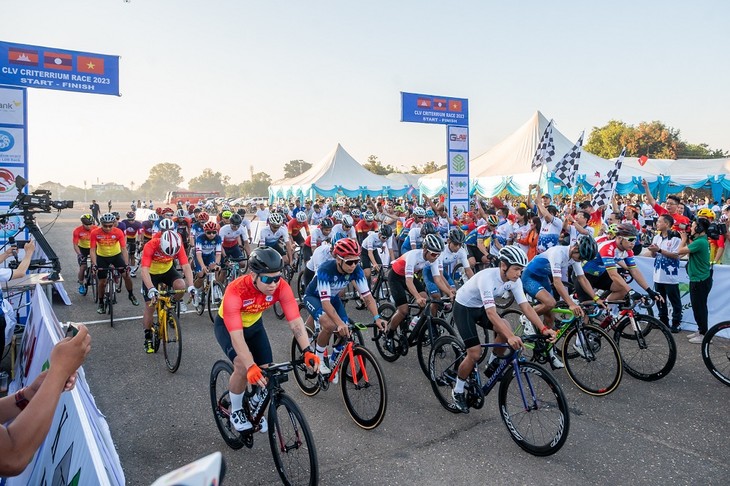 Giải đua xe đạp hữu nghị ba nước Campuchia – Lào - Việt Nam lần thứ nhất - ảnh 1