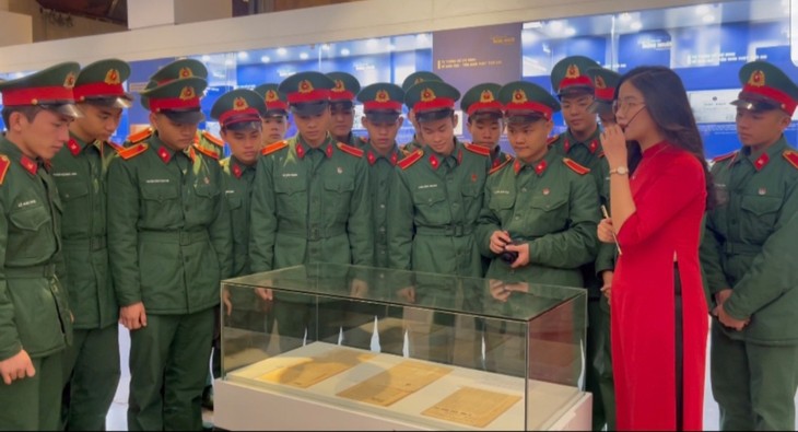 Bảo tàng Hồ Chí Minh tổ chức 2 trưng bày chuyên đề đặc sắc - ảnh 1
