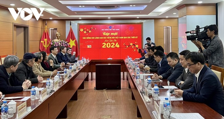 Đài Tiếng nói Việt Nam gặp mặt các vị lãnh đạo qua các thời kỳ nhân dịp Xuân Giáp Thìn 2024 - ảnh 1