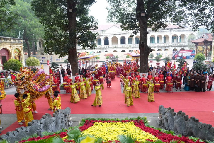 Hoàng thành Thăng Long tổ chức lễ dâng hương khai Xuân Giáp Thìn 2024 - ảnh 1