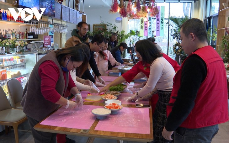 Nem cuốn - món ăn Việt được làm nhiều nhất trên mạng xã hội Trung Quốc - ảnh 1