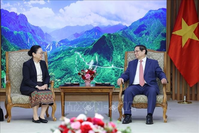 Thủ tướng Phạm Minh Chính tiếp Đại sứ Lào Khamphao Ernthavanh - ảnh 1
