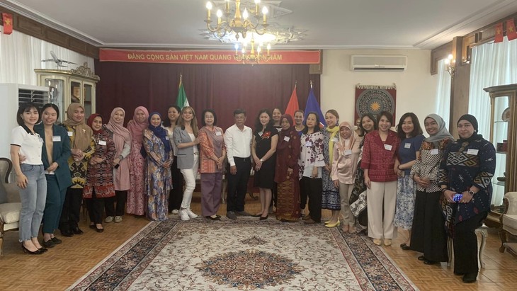 Đại sứ quán Việt Nam tại Iran tổ chức buổi “Coffee Morning” giao lưu giữa các cán bộ nữ và phu nhân ASEAN - ảnh 1