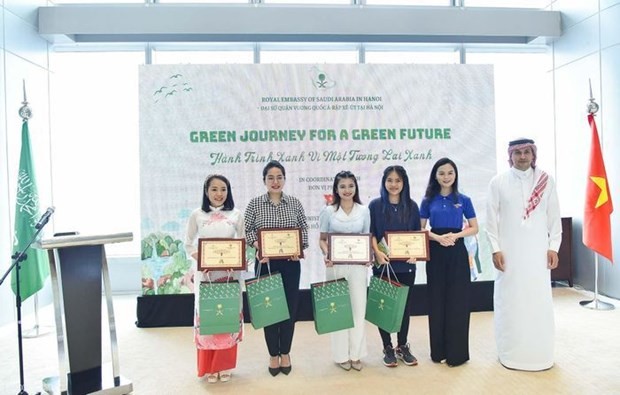 Vietnam, Saudi Arabia share vision for greener future - ảnh 1