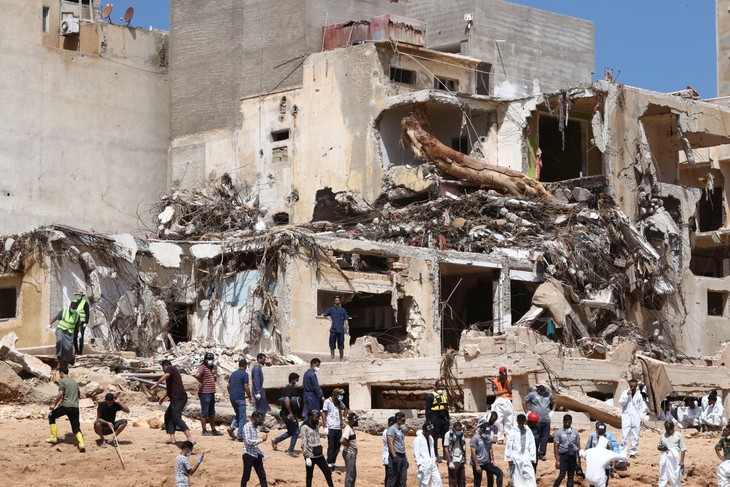 Death toll from floods reaches 11,300 in Libya's coastal city of Derna - ảnh 1