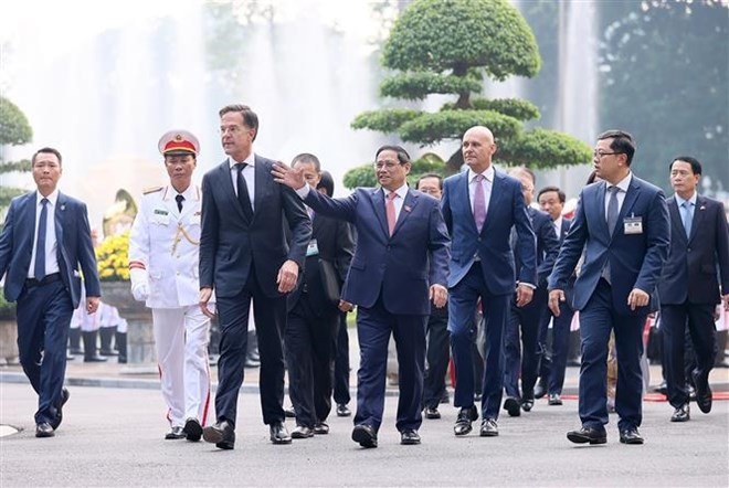 PM chairs welcome ceremony for Dutch counterpart - ảnh 1