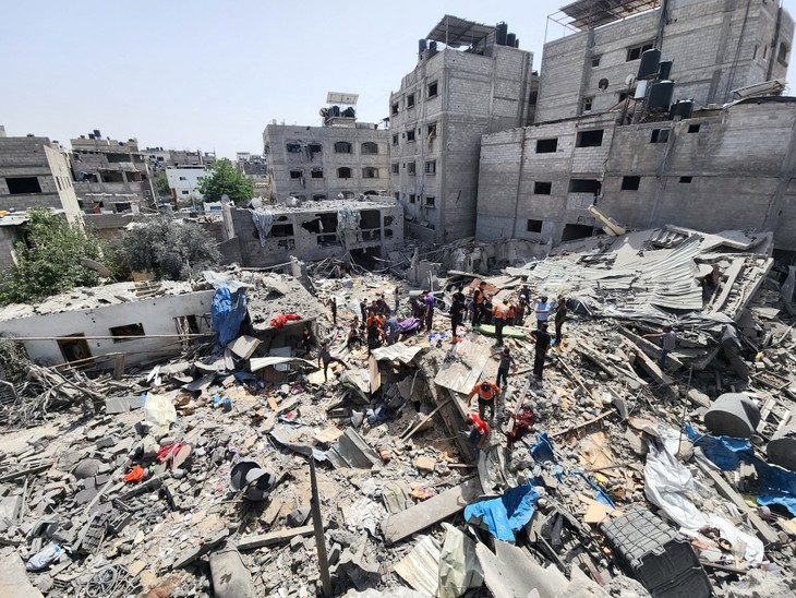 Israel pushes further into parts of north Gaza; new cracks in Netanyahu coalition - ảnh 1