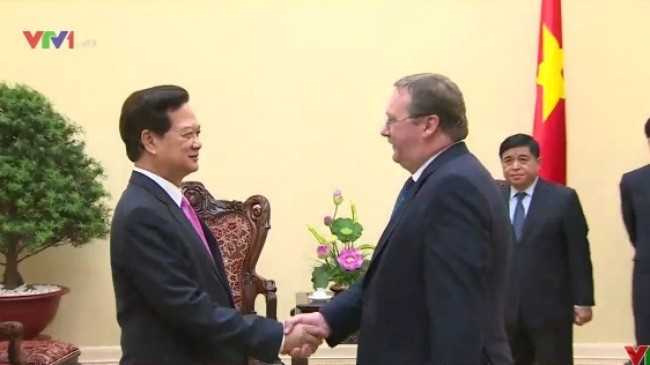 Премьер Вьетнама Нгуен Тан Зунг принял послов ЕС и Венгрии во Вьетнаме - ảnh 1