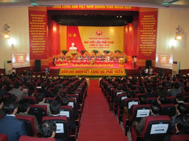 Руководители КПВ приняли участие в партконференции провинции Хатинь - ảnh 1