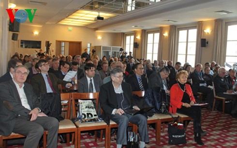 Во Франции состоялся семинар относительно 12-го съезда Компартии Вьетнама - ảnh 1