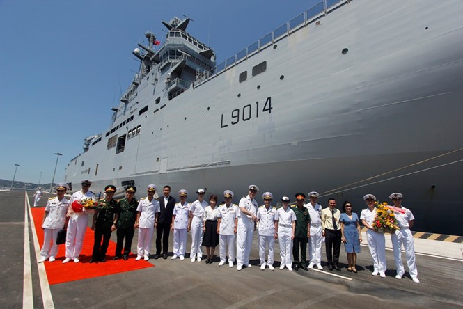 Во Вьетнам с официальным дружественным визитом прибыл французский военный корабль - ảnh 1