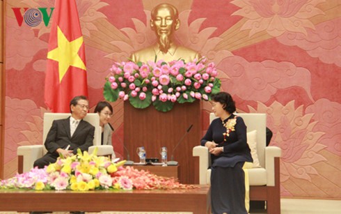 Председатель Национального собрания СРВ приняла посла Японии во Вьетнаме - ảnh 1