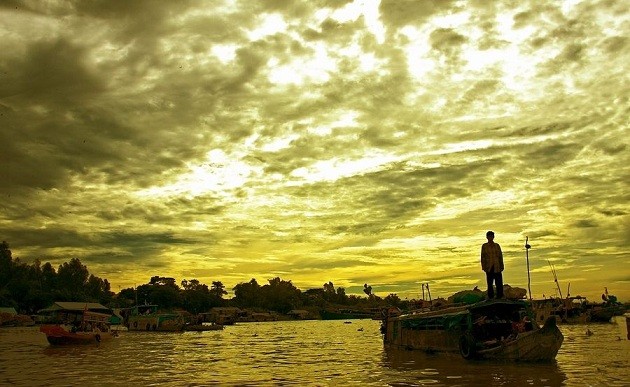 Плавучий рынок на перекрёстке рек в дельте реки Меконг - ảnh 1