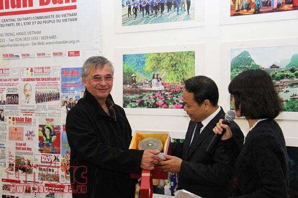 Визит главы Компартии Вьетнама во Францию способствует расширению двустороннего сотрудничества - ảnh 1