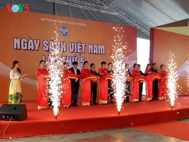 Вьетнамский День книги - распространение культурных ценностей - ảnh 2