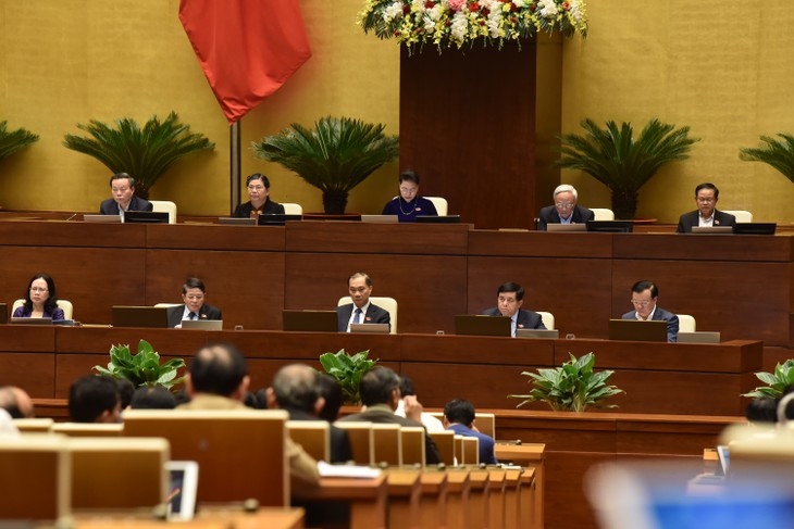 Национальное собрание Вьетнама завершило обсуждение вопроса социально-экономического развития страны - ảnh 1