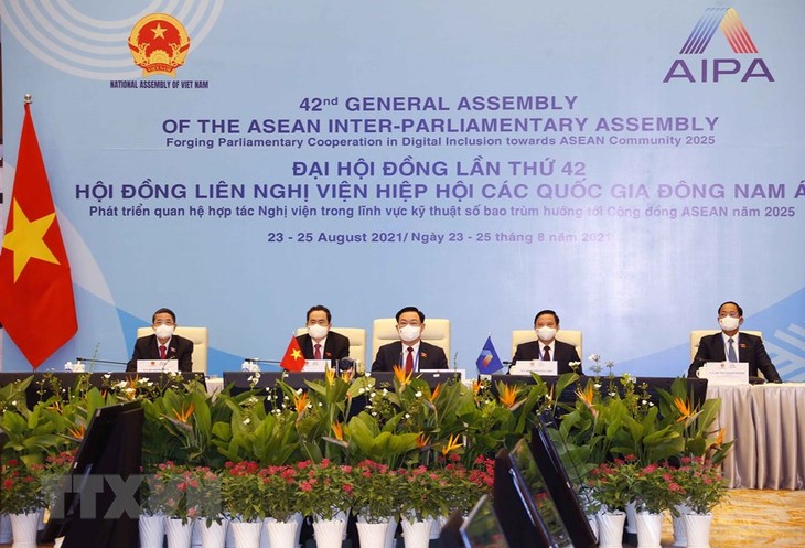 Вьетнам со всей ответственностью вносит существенный вклад в многовекторное межпарламентское сотрудничество - ảnh 1