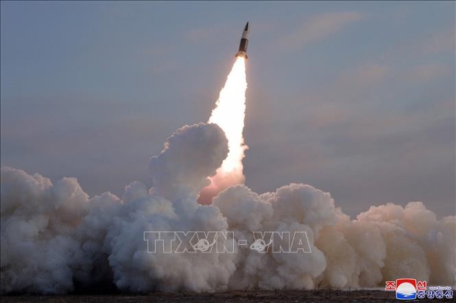 Совет национальной безопасности Республики Корея провёл экстренное заседание в связи с запуском ракеты КНДР - ảnh 1