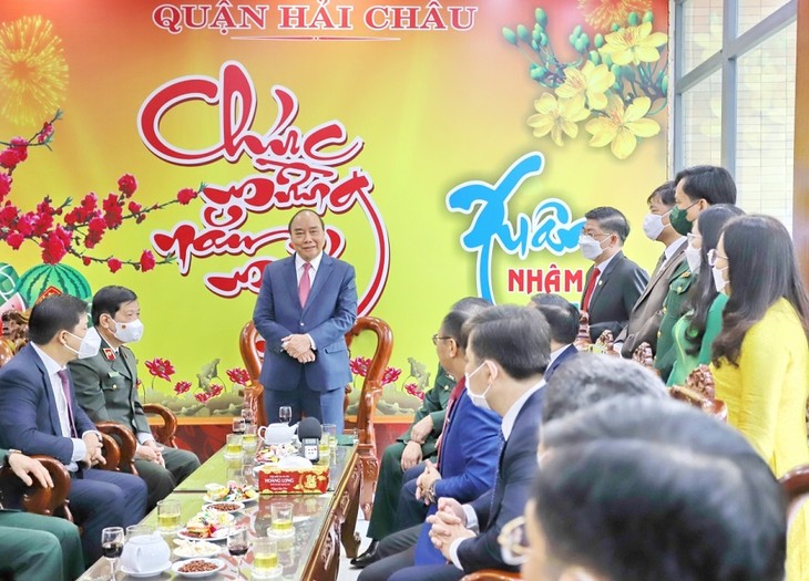 Президент Вьетнама поздравил с Новым годом в городе Дананг - ảnh 2