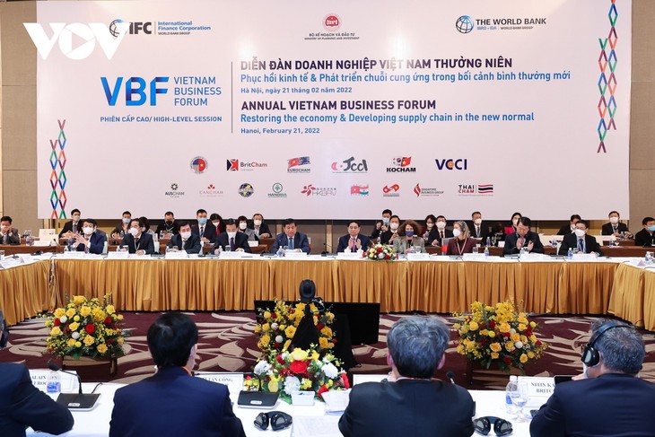 Глава правительства принял участие во Вьетнамском бизнес-форуме - ảnh 1
