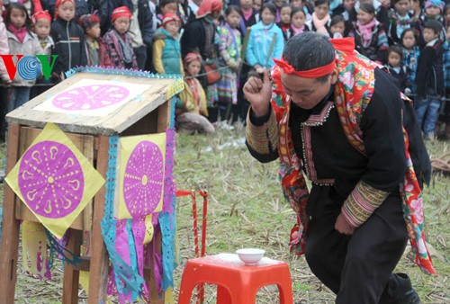 เทศกาลของชนเผ่า Dao แดง ณ เมือง Sapa   จังหวัด Lào Cai - ảnh 9