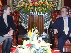 ประธานรัฐสภาเวียดนามได้ให้การต้อนรับเอกอัครราชทูตสาธารณรัฐลิทัวเนีย    - ảnh 1