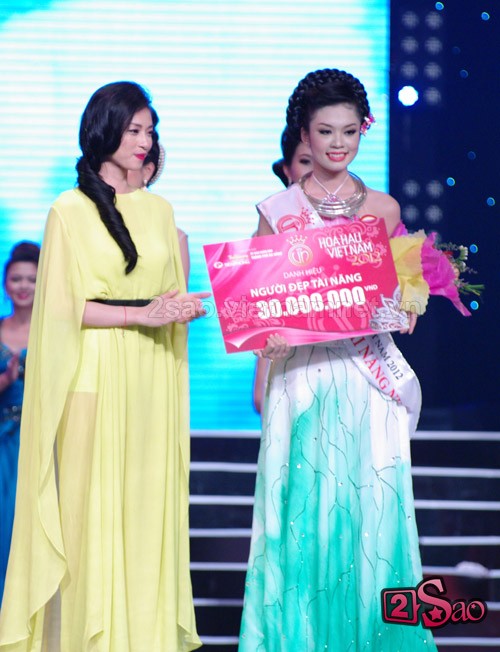 เก็บภาพการประกวด Miss Vietnam 2012 - ảnh 26