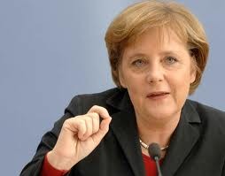 นายกรัฐมนตรีเยอรมนีเรียกร้องให้แสวงหามาตรการเพื่อช่วยให้กรีซหลีกเลี่ยงการถอนตัวออกจากเขตยูโรโซน - ảnh 1