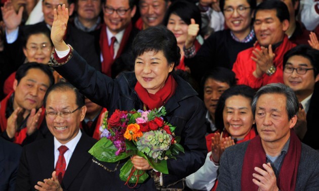 นาง ปาร์กกึมฮีได้รับเลือกให้ดำรงตำแหน่งประธานาธิบดีสาธารณรัฐเกาหลี - ảnh 1