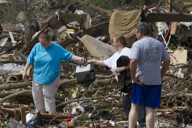 จำนวนผู้เสียชีวิตจากพายุทอร์นาโดในสหรัฐอาจจะเพิ่มขึ้นอย่างต่อเนื่อง - ảnh 1
