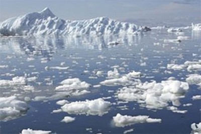 การละลายของน้ำแข็งในขั้วโลกเหนือจะสร้างความเสียหายคิดเป็นเงินประมาณ๖๐ล้านล้านเหรียญสหรัฐ - ảnh 1