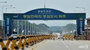 สองภาคเกาหลีรื้อฟื้นโทรศัพท์สายด่วนทางทหาร - ảnh 1