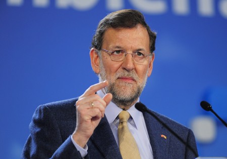สเปนหลุดพ้นจากภาวะเศรษฐกิจถดถอย - ảnh 1