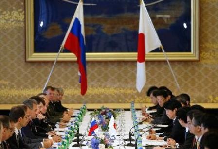 ญี่ปุ่นและรัสเซียเห็นพ้องกันที่จะร่วมมือด้านความมั่นคง - ảnh 1