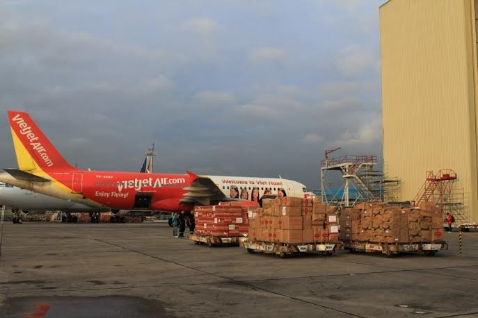 Vietjet Airจะพาผู้ประสบภัยชาวเวียดนามในฟิลิปปินส์เดินทางกลับประเทศโดยไม่คิดค่าใช้จ่าย   - ảnh 1