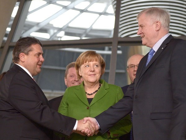 พรรคCDU/ CSUและพรรคSPDของเยอรมนีลงนามข้อตกลงเกี่ยวกับการจัดตั้งรัฐบาลผสม - ảnh 1