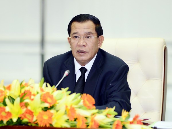 นายกรัฐมนตรีกัมพูชาเสนอให้ยกเลิกคำสั่งห้ามการชุมนุม - ảnh 1