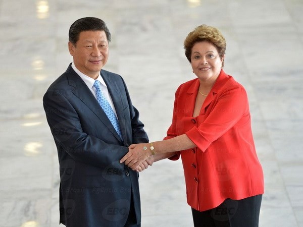 บราซิลและจีนลงนามเอกสารความร่วมมือ๕๖ฉบับ  - ảnh 1