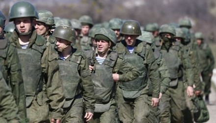 กองทัพยูเครนเตรียมการให้แก่แผนการโจมตีเมืองโดเนสต์ - ảnh 1