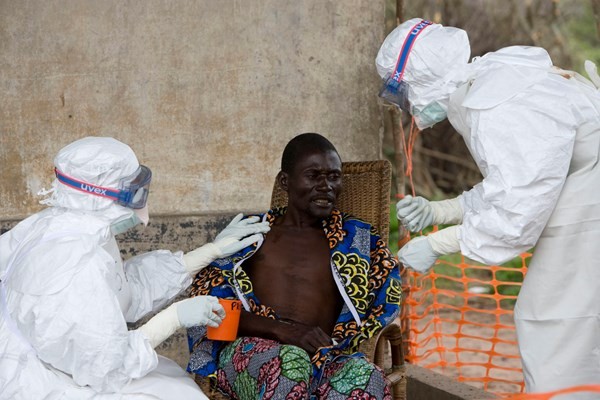 เชื้ออีโบลาคุกคามต่อความอยู่รอดของไลบีเรีย   - ảnh 1