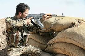 กองกำลังชาวเคิร์ดในอิรักเข้าร่วมการต่อสู้กลุ่มไอเอส - ảnh 1