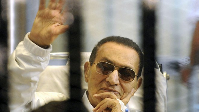 ศาลอียิปต์สั่งเปิดการพิจารณาคดีใหม่ต่อนาย ฮอสนี มูบารัค อดีตประธานาธิบดีในข้อหาคอรัปชั่น - ảnh 1