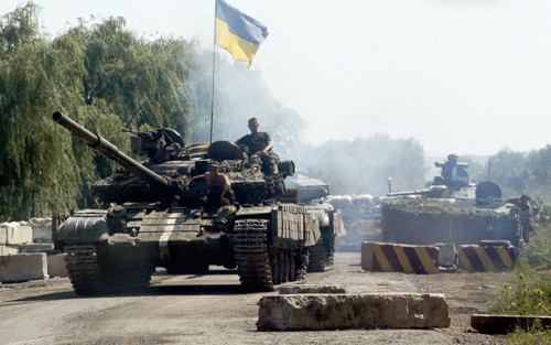 ยูเครนปฏิเสธข้อเสนอเกี่ยวกับการถอนทหารออกจากเมืองเดบาล์ตเซโว - ảnh 1